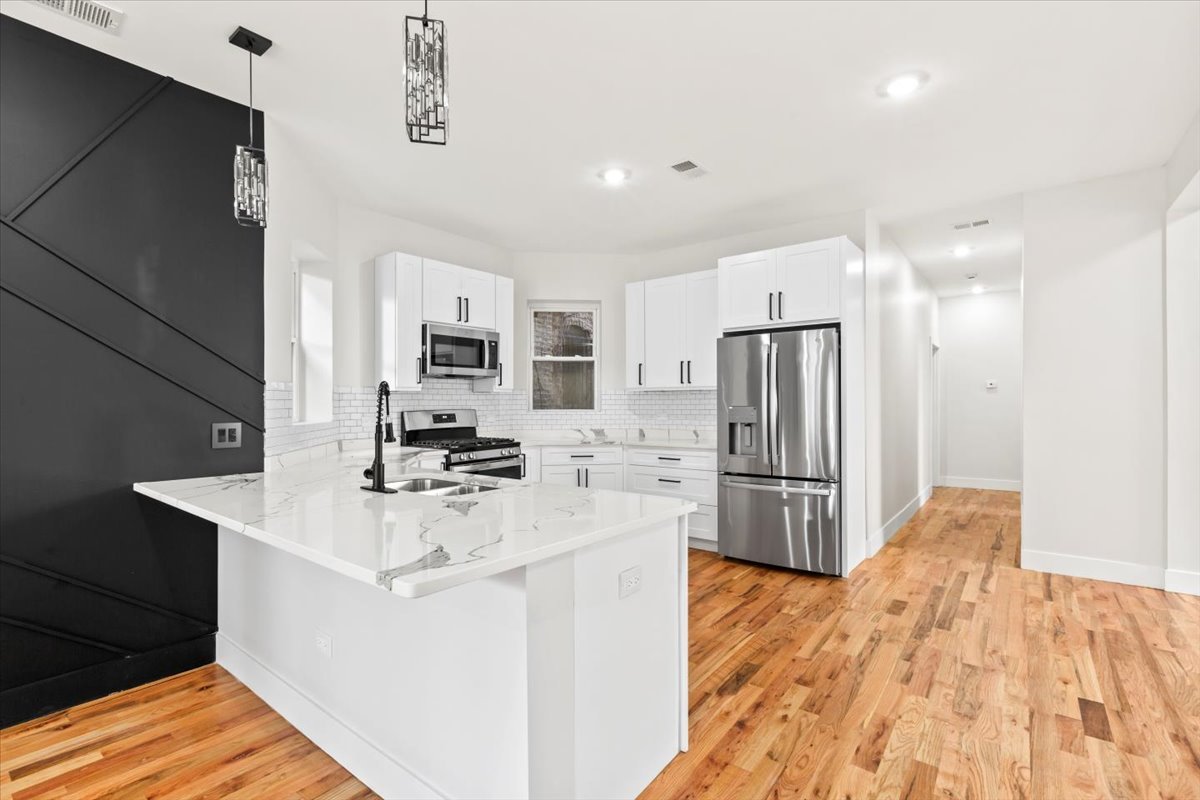 6128 S Rhodes Avenue 1