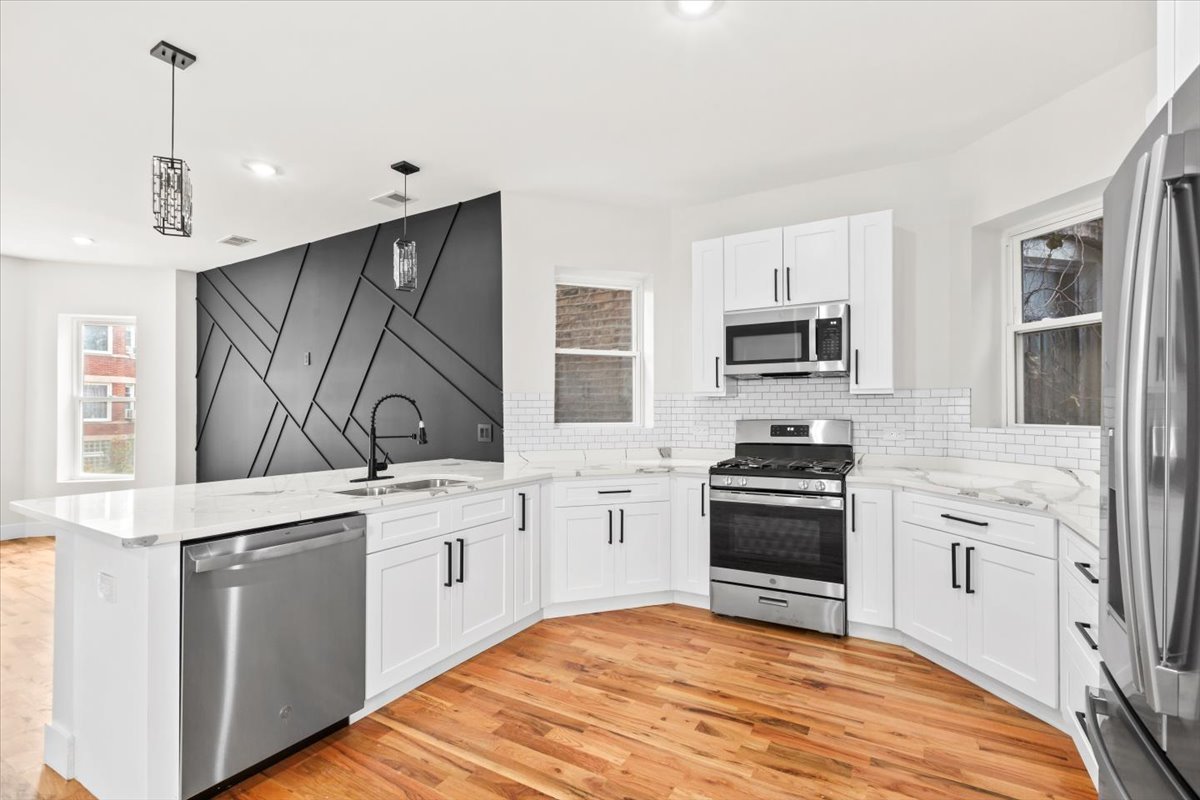 6128 S Rhodes Avenue 1