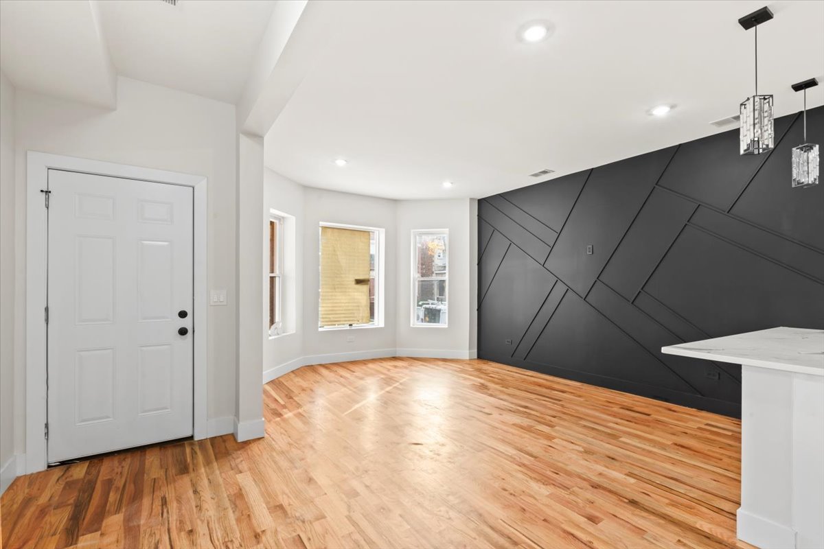 6128 S Rhodes Avenue 1