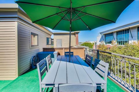 Tiny photo for 1010 N Crosby Street, Chicago, IL 60610 (MLS # 12476248)