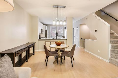 Tiny photo for 1010 N Crosby Street, Chicago, IL 60610 (MLS # 12476248)