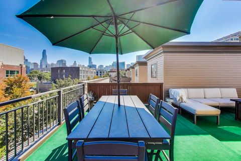 Tiny photo for 1010 N Crosby Street, Chicago, IL 60610 (MLS # 12476248)