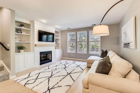 Tiny photo for 1010 N Crosby Street, Chicago, IL 60610 (MLS # 12476248)