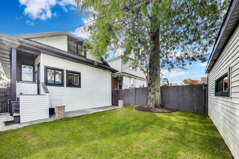 Tiny photo for 5716 W Eastwood Avenue, Chicago, IL 60630 (MLS # 12511269)