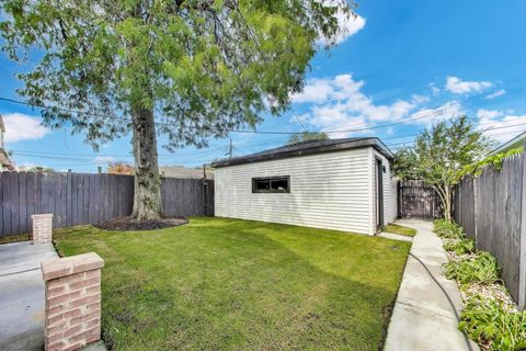 Tiny photo for 5716 W Eastwood Avenue, Chicago, IL 60630 (MLS # 12511269)