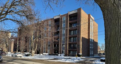 Tiny photo for 825 Pearson Street #3D, Des Plaines, IL 60016 (MLS # 12528534)