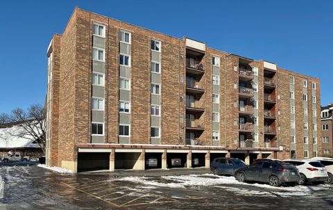 Tiny photo for 825 Pearson Street #3D, Des Plaines, IL 60016 (MLS # 12528534)