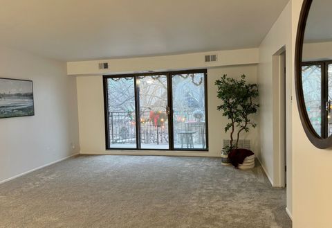 Tiny photo for 825 Pearson Street #3D, Des Plaines, IL 60016 (MLS # 12528534)