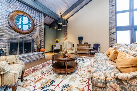 Tiny photo for 15 Windward Circle, Willowbrook, IL 60527 (MLS # 12623864)