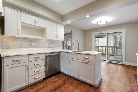 Tiny photo for 15 Windward Circle, Willowbrook, IL 60527 (MLS # 12623864)