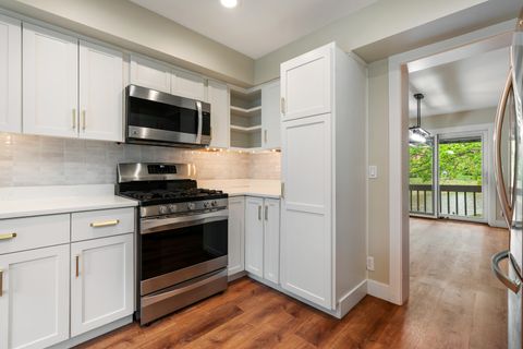 Tiny photo for 15 Windward Circle, Willowbrook, IL 60527 (MLS # 12623864)