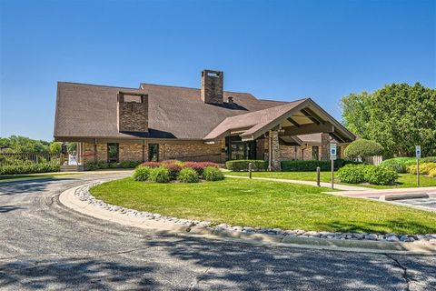 Tiny photo for 15 Windward Circle, Willowbrook, IL 60527 (MLS # 12623864)
