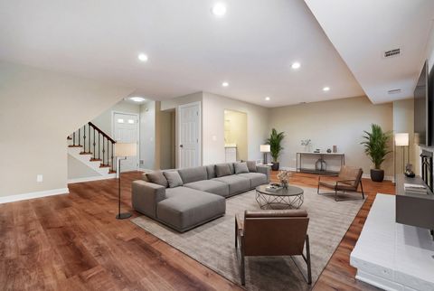 Tiny photo for 15 Windward Circle, Willowbrook, IL 60527 (MLS # 12623864)