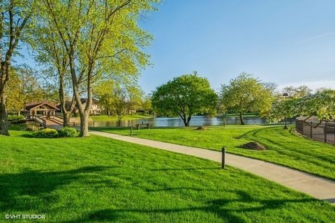 Tiny photo for 15 Windward Circle, Willowbrook, IL 60527 (MLS # 12623864)
