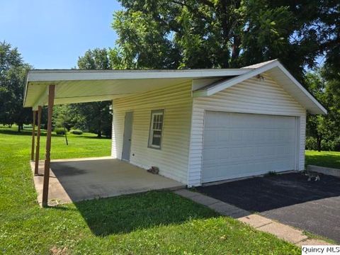 Tiny photo for 118 S Fayette Street, Carthage, IL 62321 (MLS # 12433193)