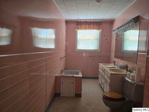 Tiny photo for 118 S Fayette Street, Carthage, IL 62321 (MLS # 12433193)
