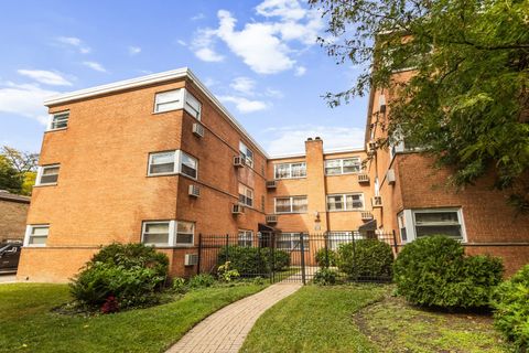 Tiny photo for 617 Case Place #2, Evanston, IL 60202 (MLS # 12497491)