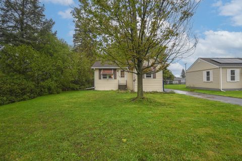 Photo of 613 N Frolic Avenue, Waukegan, IL 60085 (MLS # 12641460)