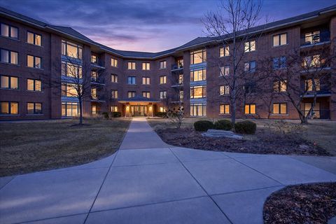 Tiny photo for 875 E 22nd Street #118, Lombard, IL 60148 (MLS # 12548346)