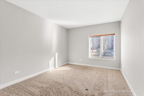 Tiny photo for 875 E 22nd Street #118, Lombard, IL 60148 (MLS # 12548346)