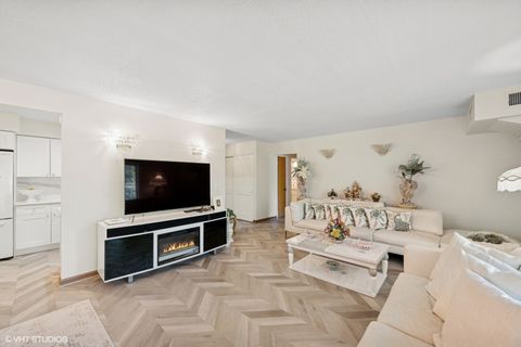 Tiny photo for 1215 N Waterman Avenue #3L, Arlington Heights, IL 60004 (MLS # 12509171)