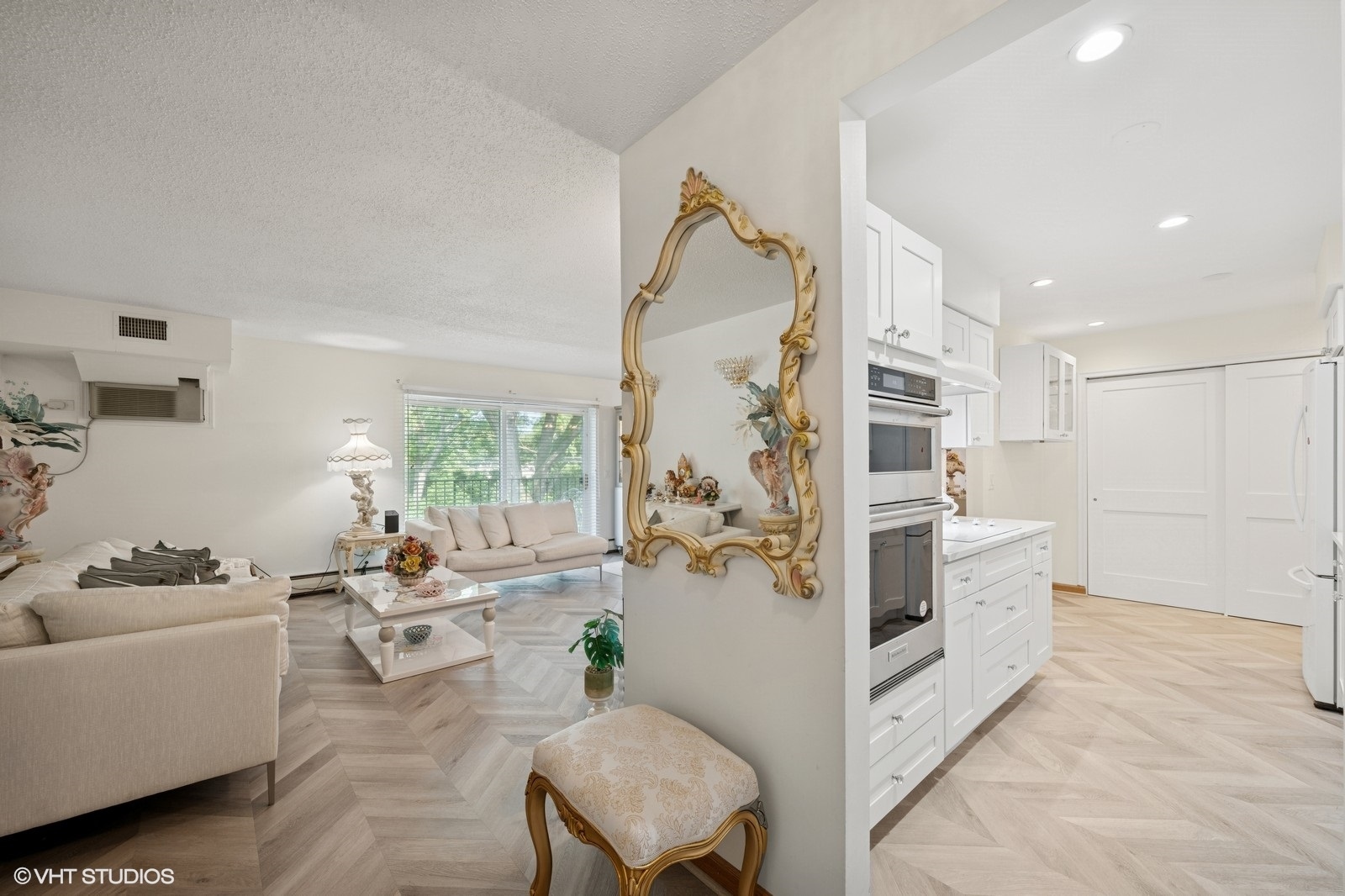 1215 N Waterman Avenue 3L