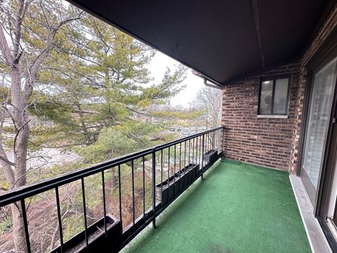 Tiny photo for 1313 Cass Lane E #302, Westmont, IL 60559 (MLS # 12620087)