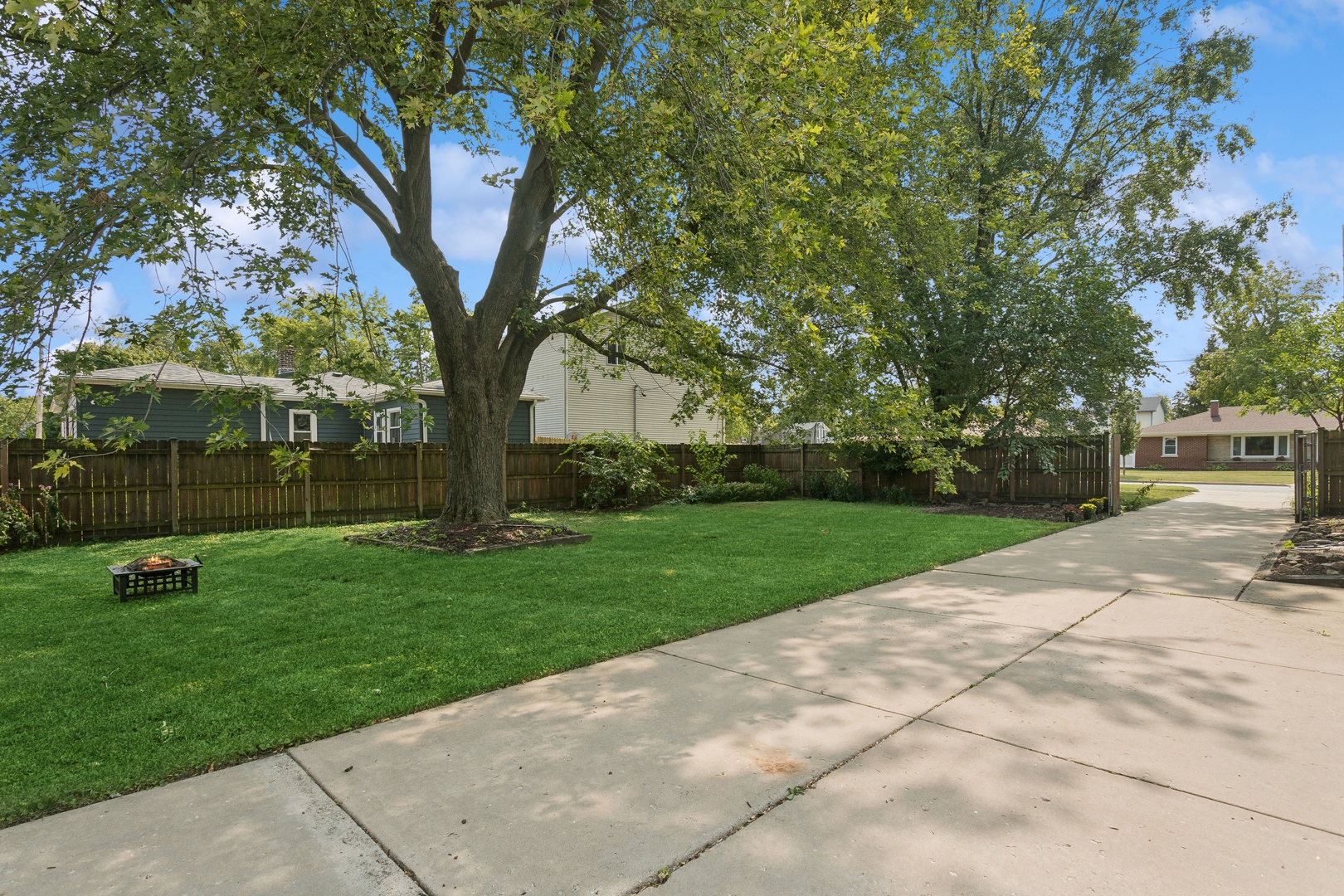 318 E 2nd Street