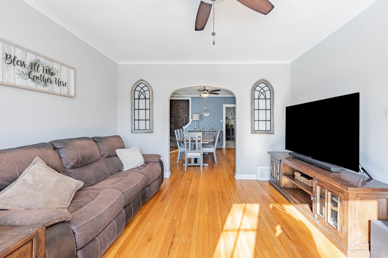 5026 W Addison Street