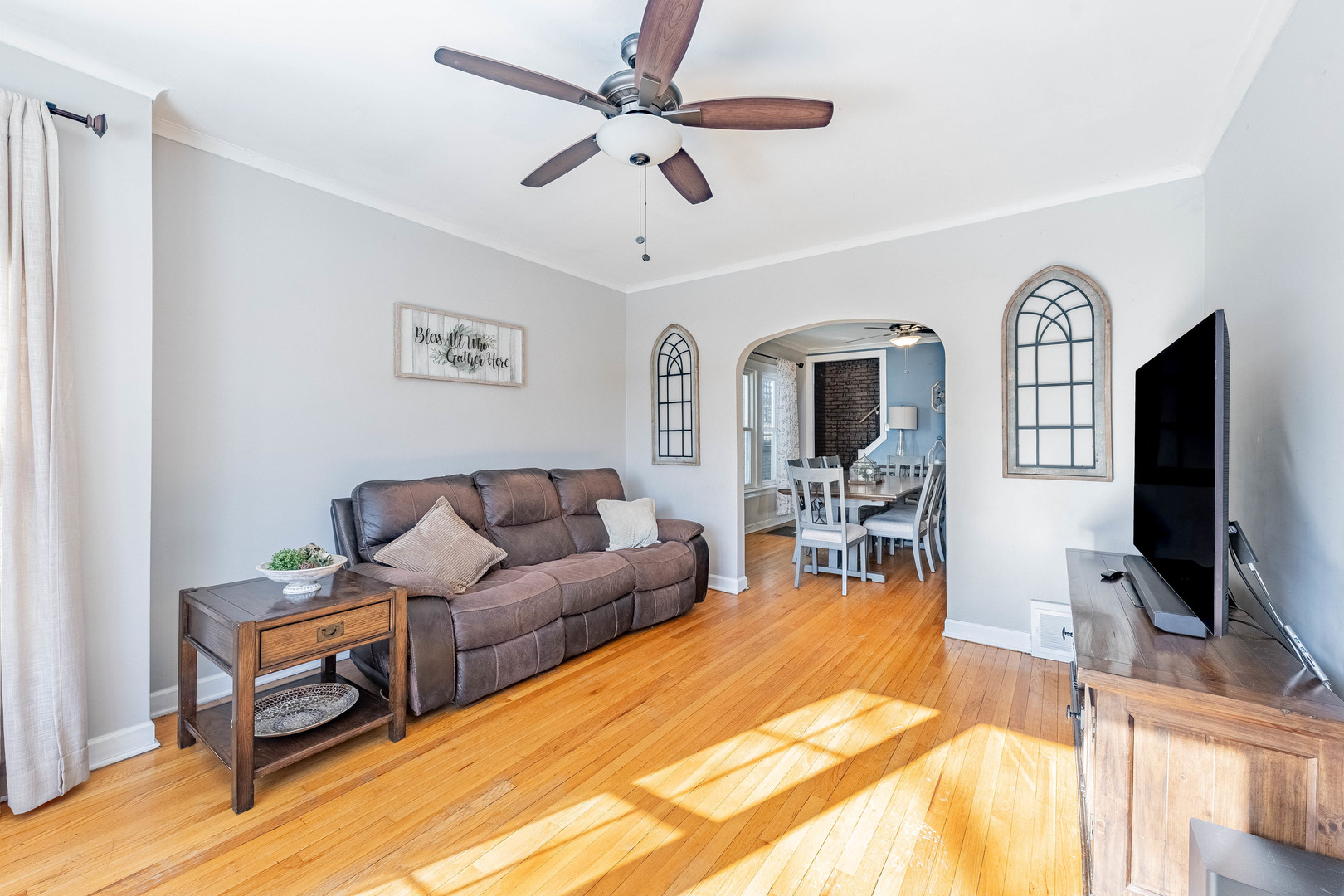 5026 W Addison Street