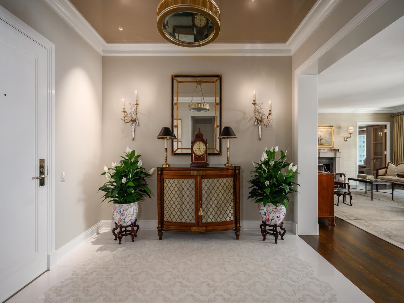 800 N MICHIGAN Avenue 3501