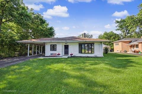 Tiny photo for 460 E 15th Place, Lombard, IL 60148 (MLS # 12698433)