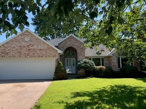 Photo of 2814 W Oakbrook Court, Quincy, IL 62305 (MLS # 12744413)