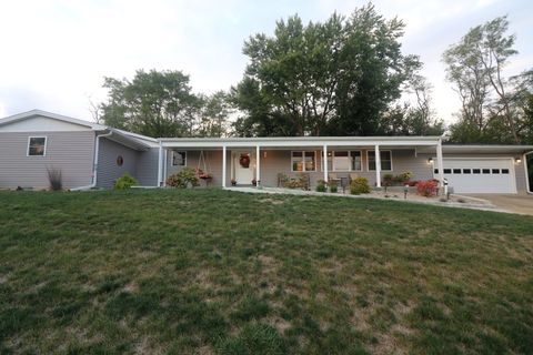 Tiny photo for 3371 Hilltop Court, Clinton, IL 61727 (MLS # 12476297)