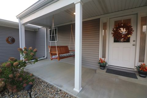 Tiny photo for 3371 Hilltop Court, Clinton, IL 61727 (MLS # 12476297)