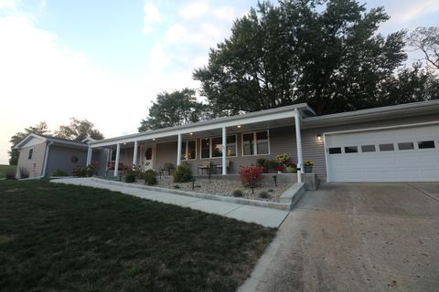 Photo of 3371 Hilltop Court, Clinton, IL 61727 (MLS # 12476297) Photo of 3371 Hilltop Court, Clinton, IL 61727 (MLS # 12476297)