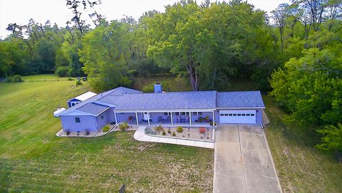 Tiny photo for 3371 Hilltop Court, Clinton, IL 61727 (MLS # 12476297)