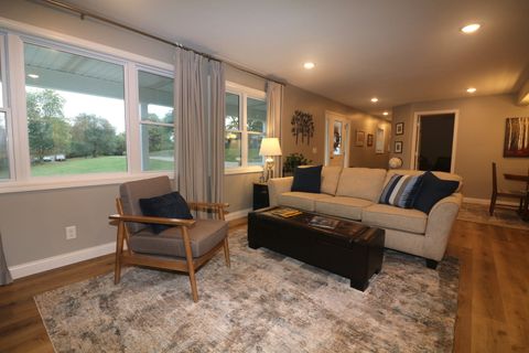 Tiny photo for 3371 Hilltop Court, Clinton, IL 61727 (MLS # 12476297)