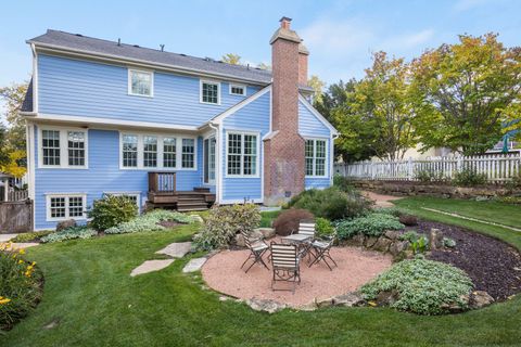 Tiny photo for 650 S Grove Avenue, Barrington, IL 60010 (MLS # 12392030)