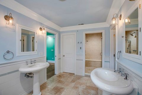 Tiny photo for 650 S Grove Avenue, Barrington, IL 60010 (MLS # 12392030)