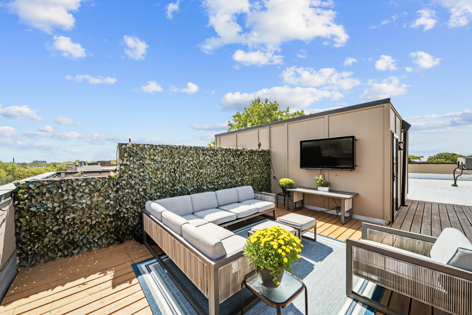 4816 S St. Lawrence Avenue 302