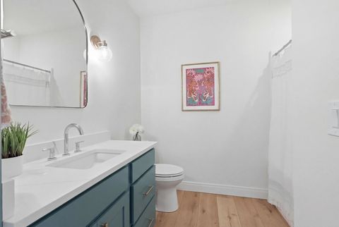 Tiny photo for 1 Country Club Court, Le Claire, IA 52753 (MLS # 12574804)