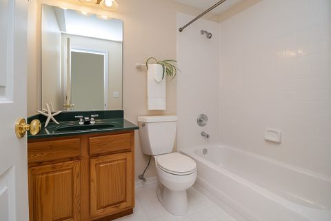 Tiny photo for 6 Sherwood Court, Lake In The Hills, IL 60156 (MLS # 12531094)