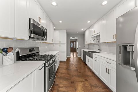 Tiny photo for 233 Seneca Court, Bolingbrook, IL 60440 (MLS # 12593960)