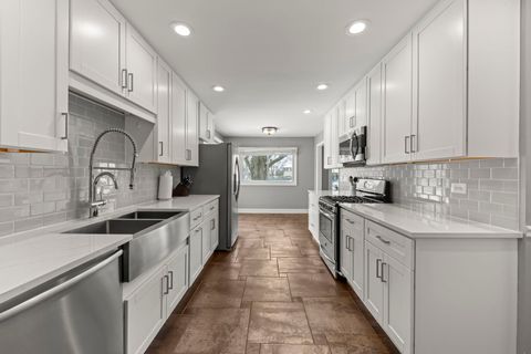 Tiny photo for 233 Seneca Court, Bolingbrook, IL 60440 (MLS # 12593960)