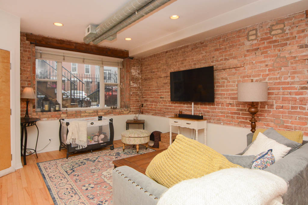 1723 W Erie Street 1