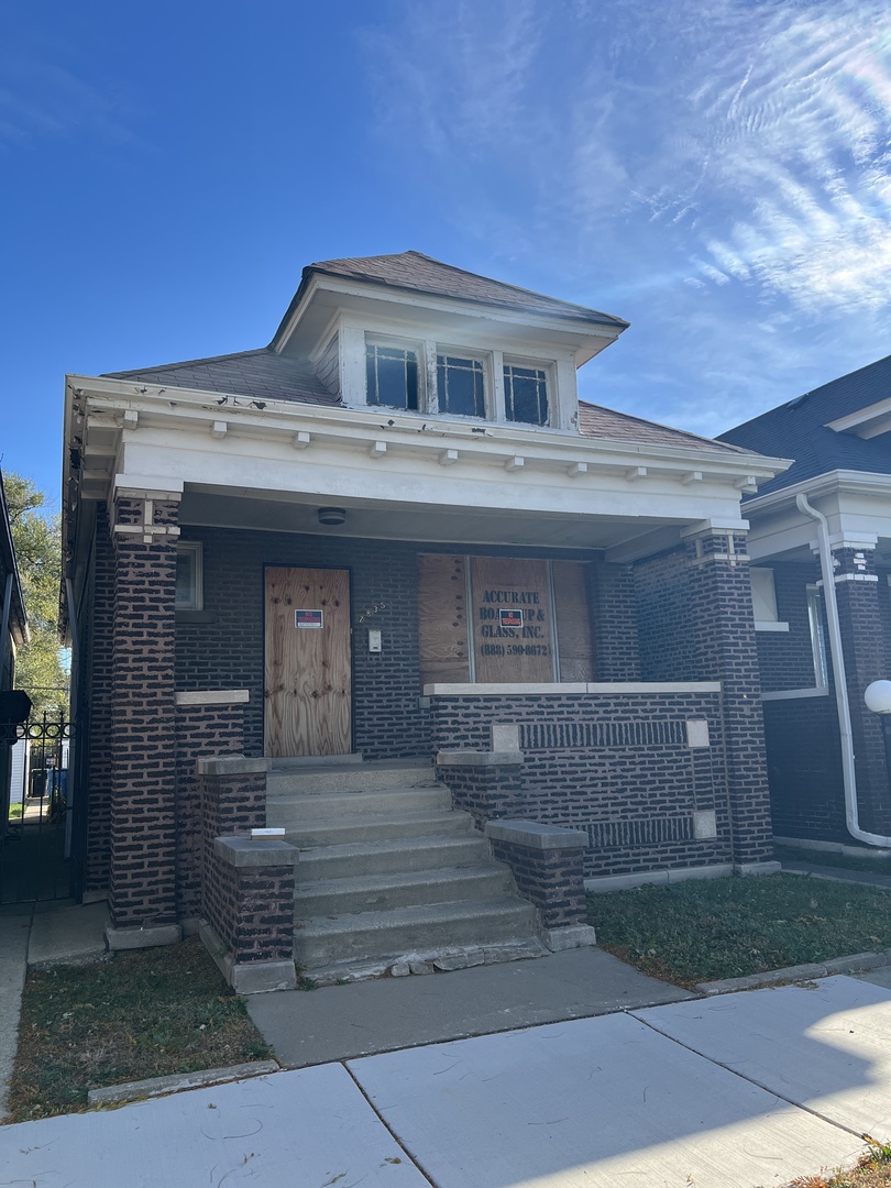 7835 S Rhodes Avenue