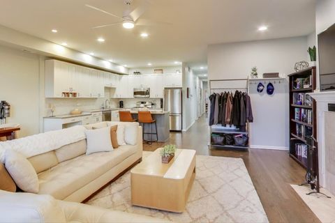 Tiny photo for 2919 N SOUTHPORT Avenue #3, Chicago, IL 60657 (MLS # 12529160)