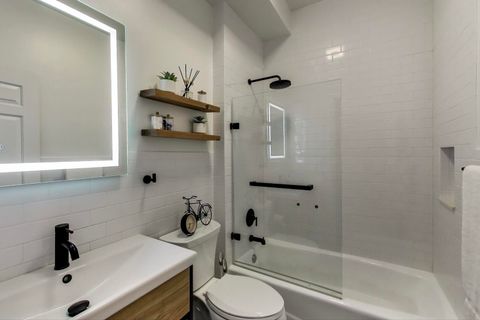 Tiny photo for 2919 N SOUTHPORT Avenue #3, Chicago, IL 60657 (MLS # 12529160)