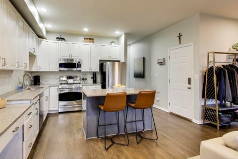 Tiny photo for 2919 N SOUTHPORT Avenue #3, Chicago, IL 60657 (MLS # 12529160)